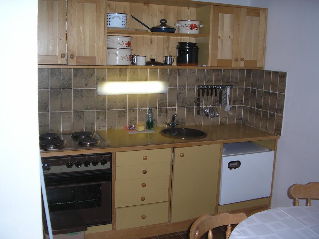 Camping Pivka Jama Postojna Szoba fotó