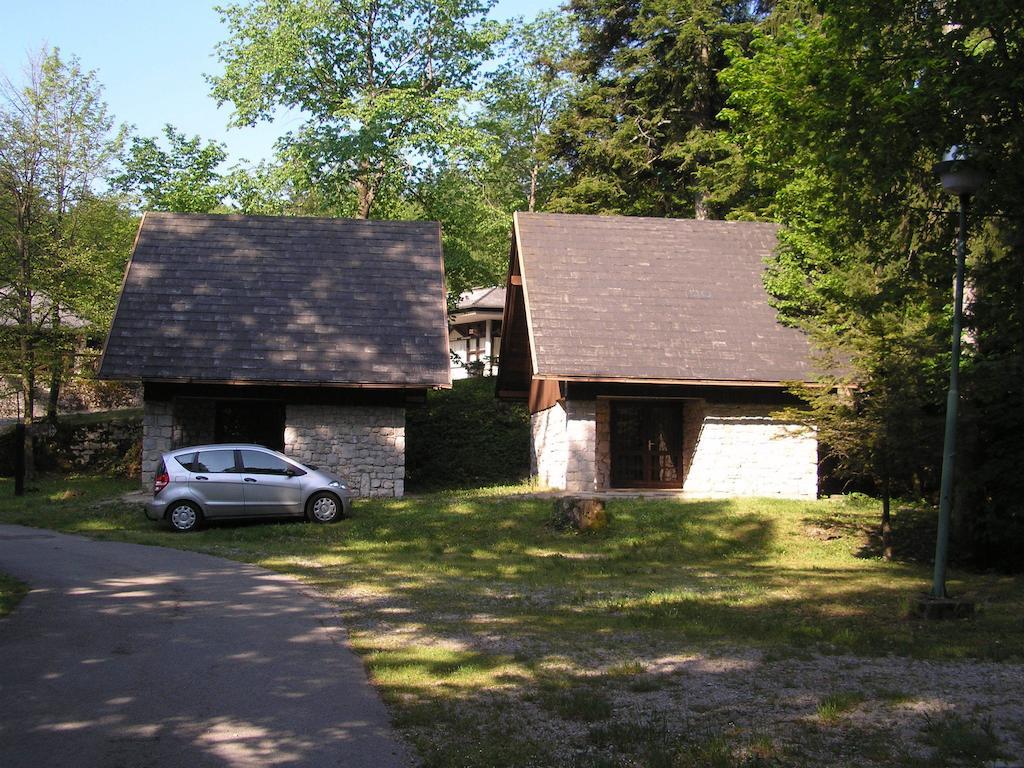Camping Pivka Jama Postojna Kültér fotó