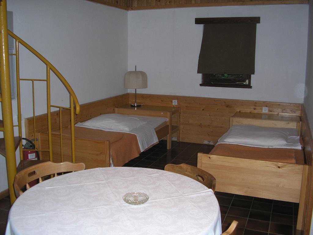 Camping Pivka Jama Postojna Szoba fotó